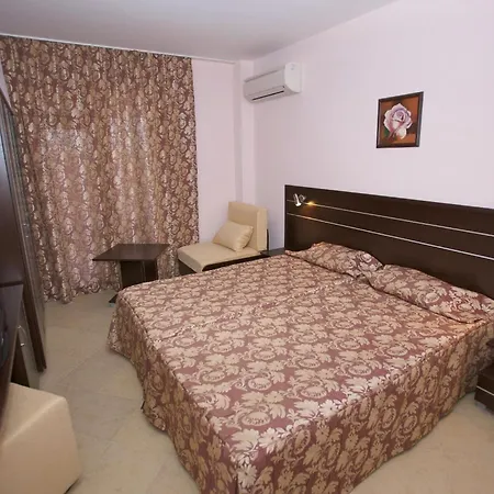 Готель Atol 3*